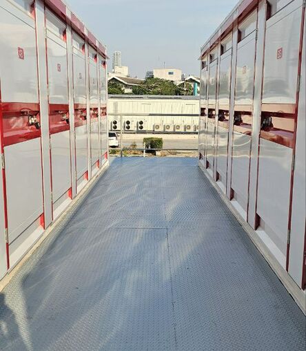 Self Storage: Unit 28, PH6M+45Q, Khwaeng Phra Khanong, Khet Khlong Toei, Krung Thep Maha Nakhon, Bangkok 10110, Thailand